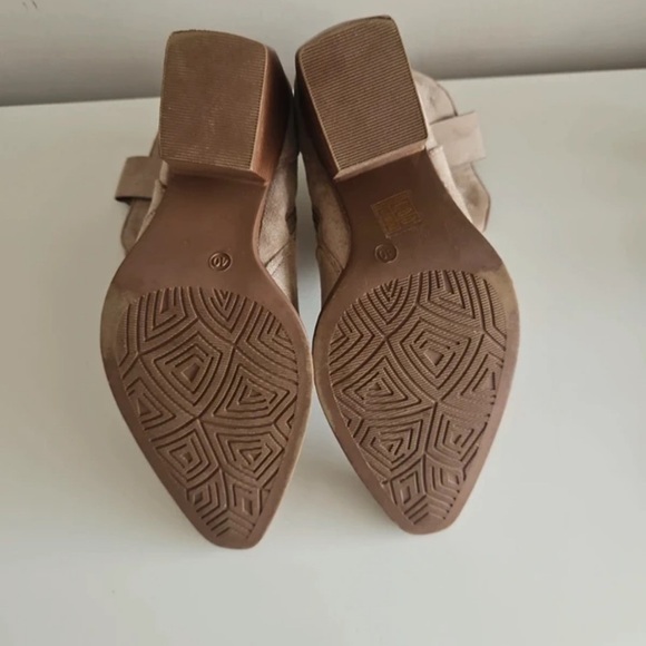 Chic Tan Suede Ankle Boots - Picture 3 of 5